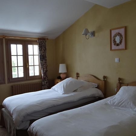 Auberge Des Chasseurs Echenevex Ruang foto