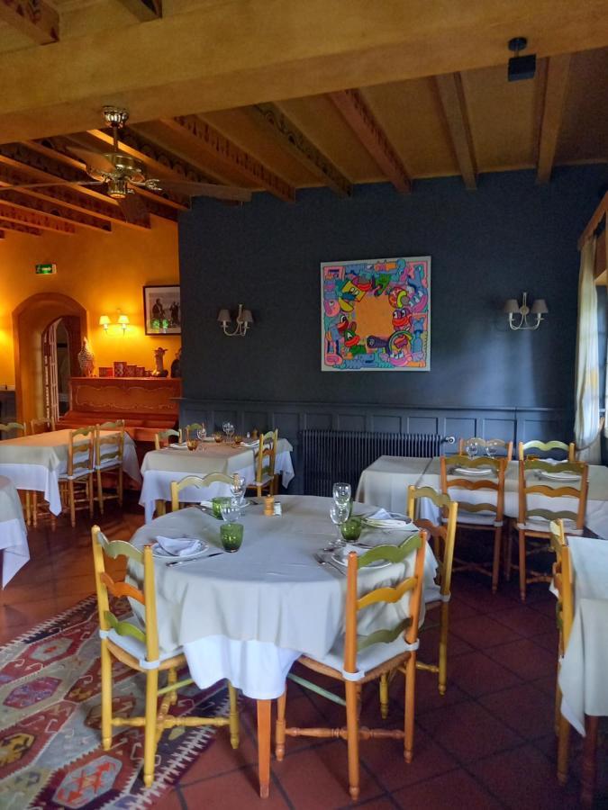 Auberge Des Chasseurs Echenevex Bagian luar foto