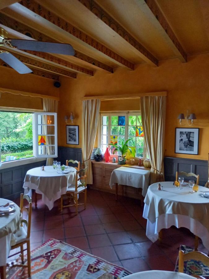 Auberge Des Chasseurs Echenevex Bagian luar foto