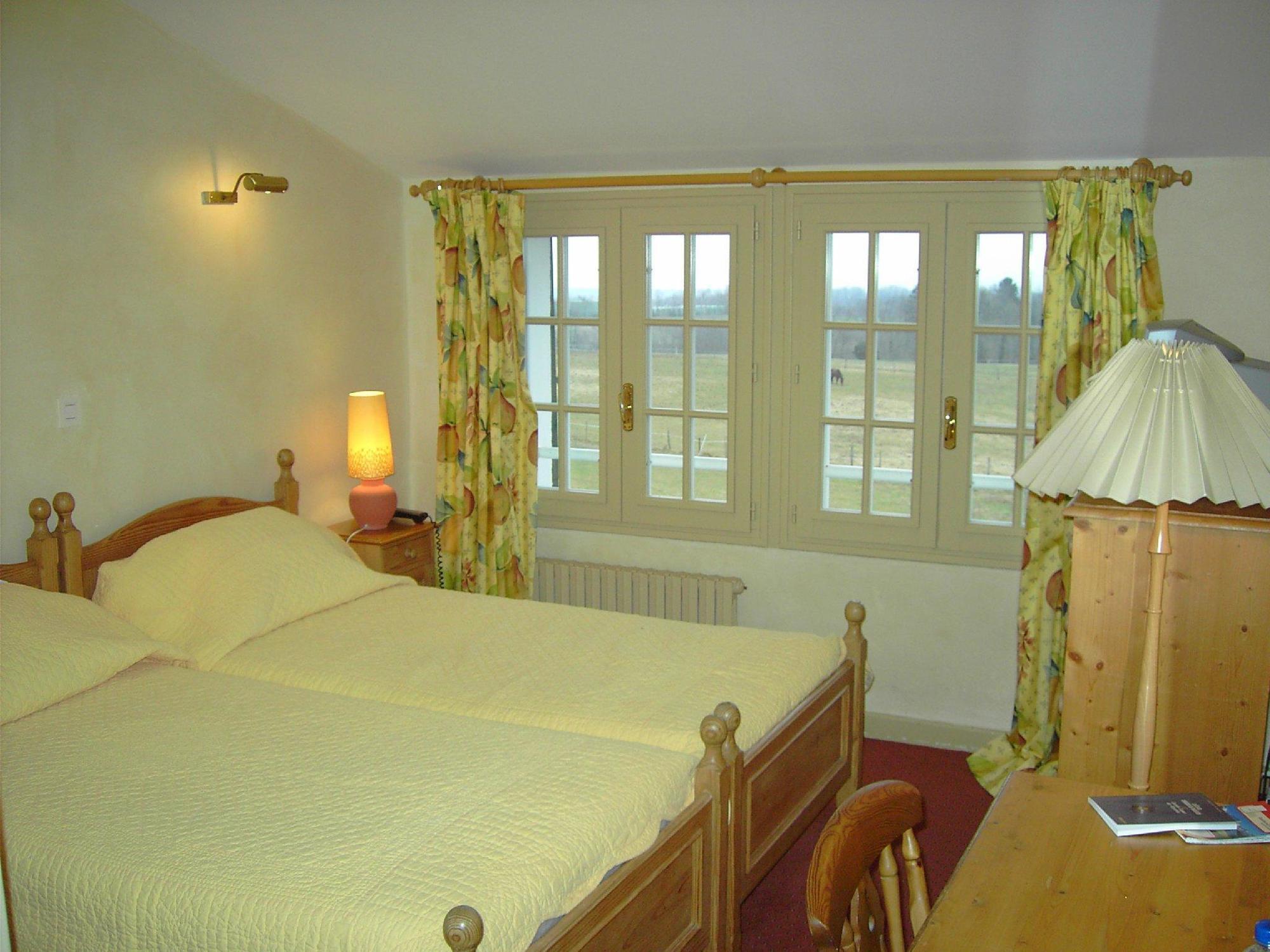 Auberge Des Chasseurs Echenevex Bagian luar foto