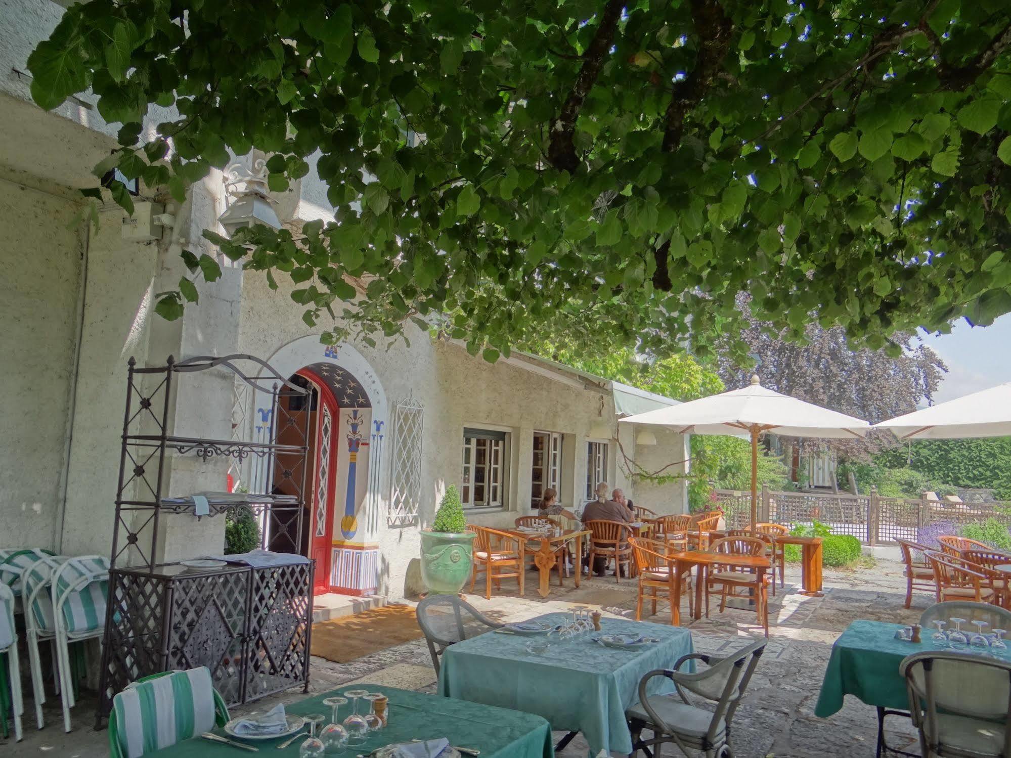 Auberge Des Chasseurs Echenevex Bagian luar foto