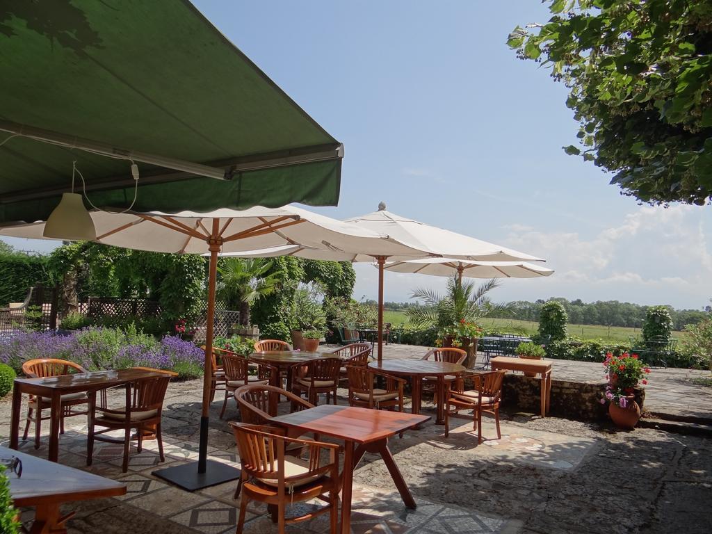 Auberge Des Chasseurs Echenevex Bagian luar foto