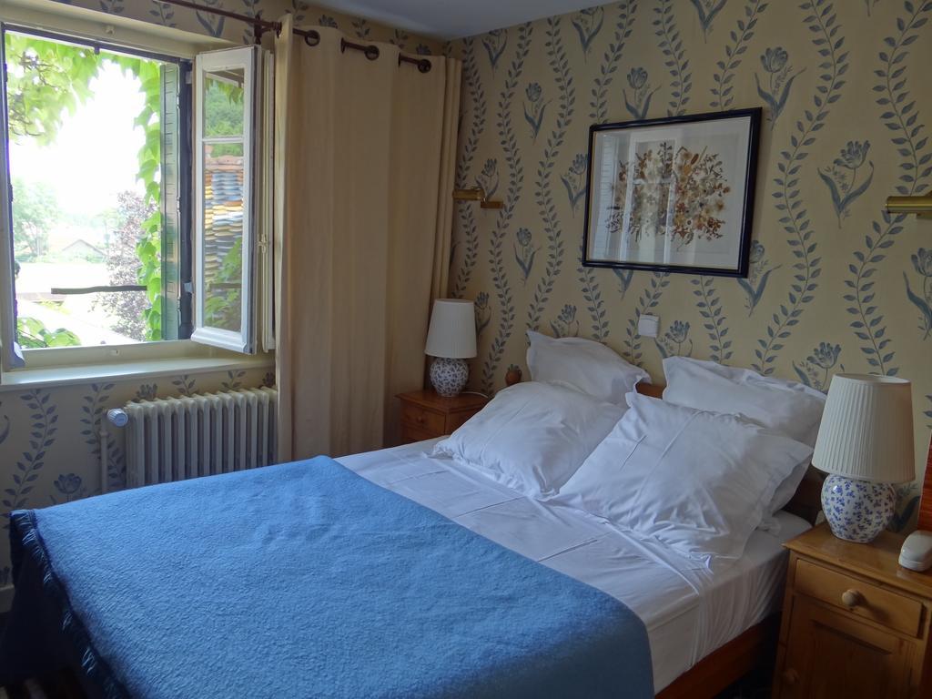 Auberge Des Chasseurs Echenevex Bagian luar foto